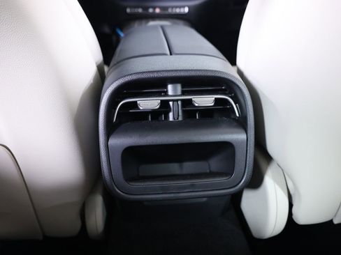 Used 2025 Mercedes-Benz E 450 4MATIC Sedan image 35