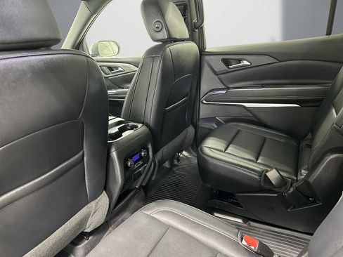 Used 2025 Chevrolet Traverse LT w/ Driver Confidence Package FWD image 15