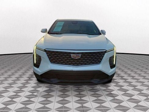 Certified 2024 Cadillac XT4 Luxury FWD image 2