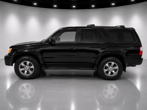 Used 2000 Toyota 4Runner SR5 AWD/4WD image 1