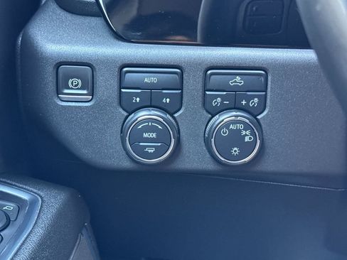 Used 2023 Chevrolet Silverado 1500 LT AWD/4WD image 29