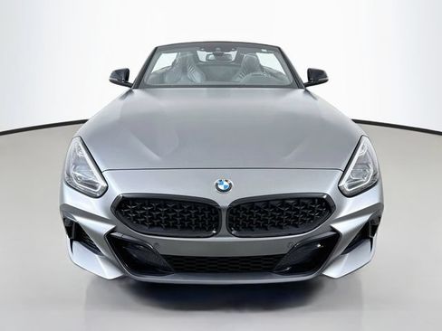 Used 2022 BMW Z4 M40i w/ Premium Package RWD image 2