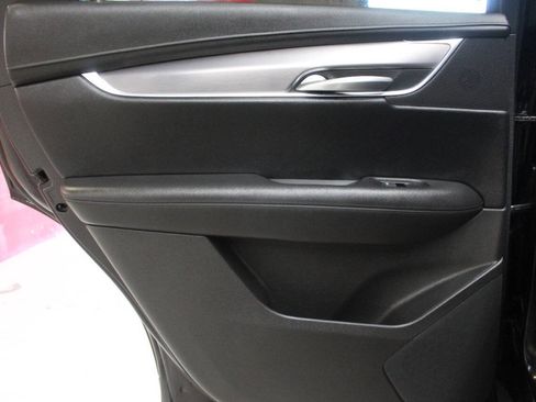 Used 2018 Cadillac XT5 Luxury w/ Driver Awareness Package image 16