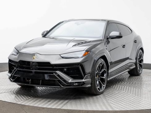 Used 2023 Lamborghini Urus Performante image 1