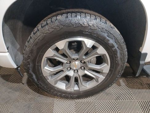 Used 2024 Chevrolet Silverado 1500 High Country w/ Technology Package image 18