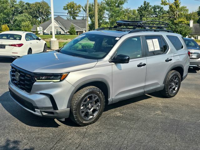 Used 2024 Honda Pilot TrailSport image 4