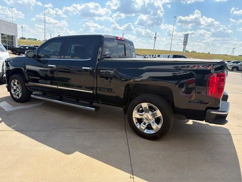 Used 2018 Chevrolet Silverado 1500 LTZ w/ Sport Package AWD/4WD image 4