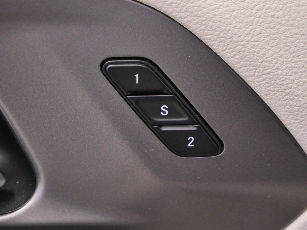 Certified 2023 Chrysler Pacifica Touring-L FWD image 21