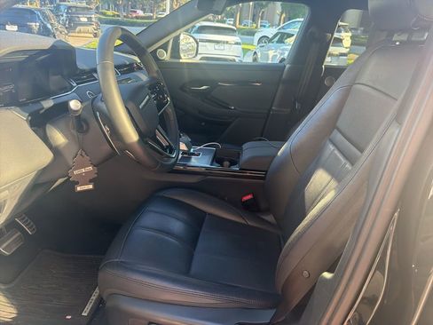 Used 2025 Land Rover Range Rover Evoque Dynamic SE image 9