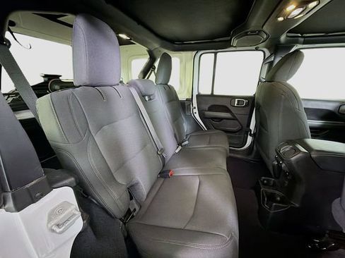 Used 2019 Jeep Wrangler Unlimited Sahara AWD/4WD image 24