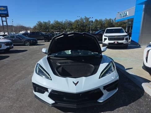 Used 2021 Chevrolet Corvette Stingray Premium Conv w/ Z51 Performance Package image 3