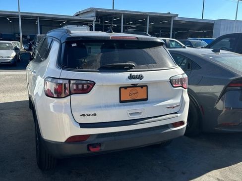 Used 2020 Jeep Compass Trailhawk AWD/4WD image 2