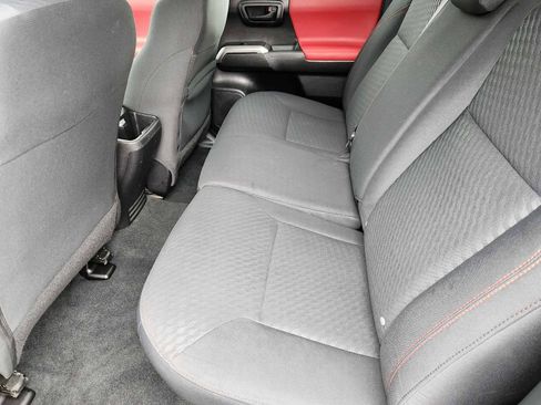 Used 2023 Toyota Tacoma SR5 AWD/4WD image 9