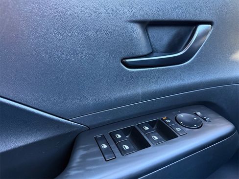 Used 2025 Hyundai Kona SEL image 30