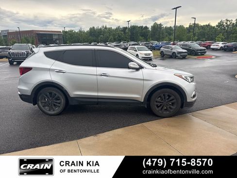 Used 2017 Hyundai Santa Fe Sport 2.0T FWD image 8