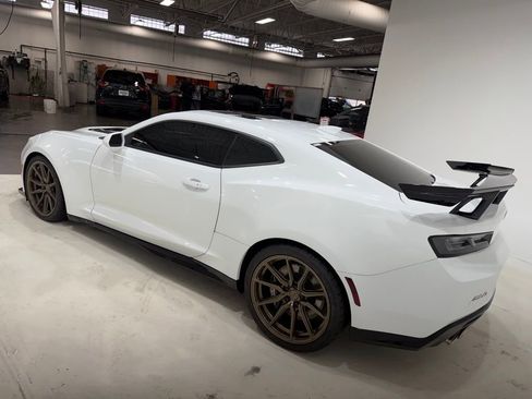 Used 2018 Chevrolet Camaro ZL1 RWD image 6
