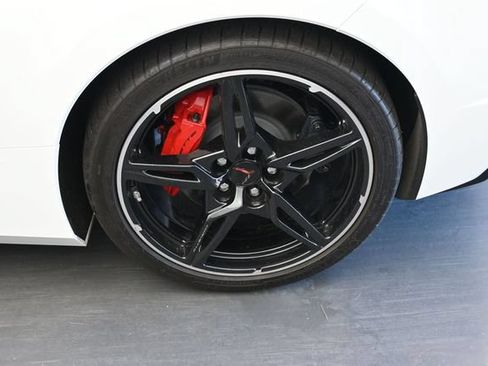 Used 2024 Chevrolet Corvette Stingray Premium Conv w/ Battery Protection Package RWD image 9