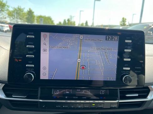 Used 2022 Toyota Sienna XLE w/ XLE Plus Package FWD image 19