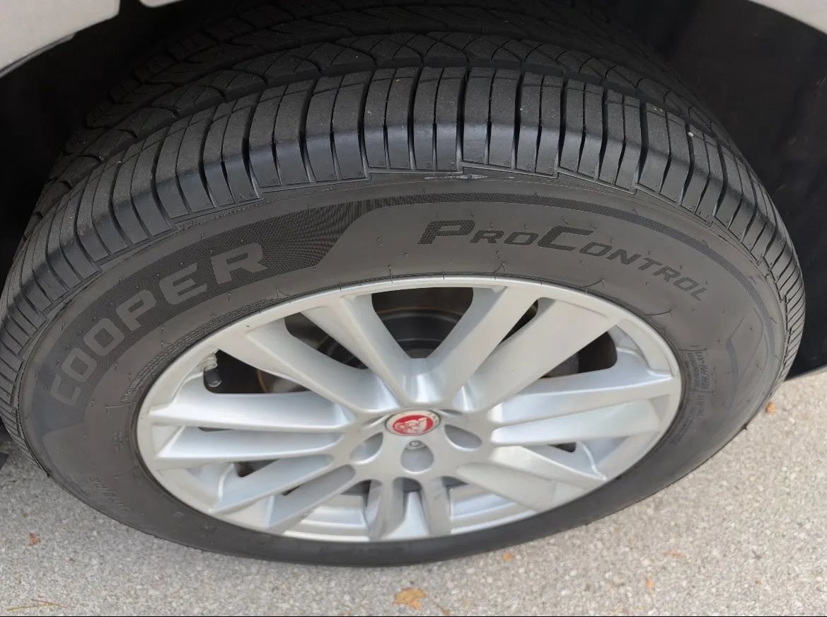 Used 2018 Jaguar F-PACE Prestige AWD/4WD image 10