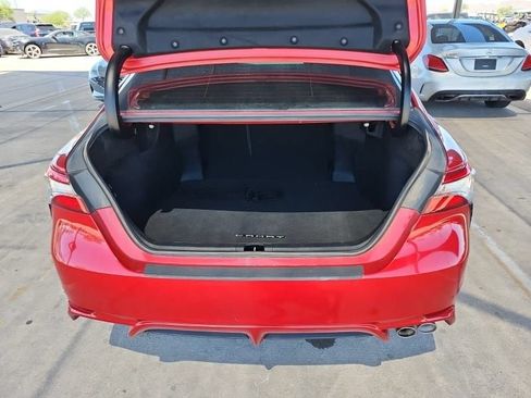 Used 2019 Toyota Camry SE w/ Carpet Mat Package FWD image 13