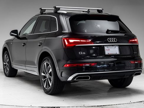 Used 2023 Audi Q5 2.0T Premium w/ Convenience Package AWD/4WD image 3