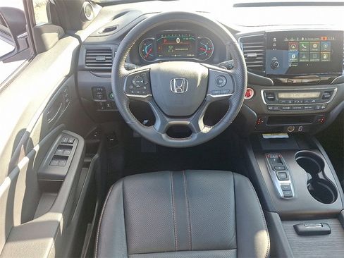 Used 2022 Honda Pilot TrailSport image 11