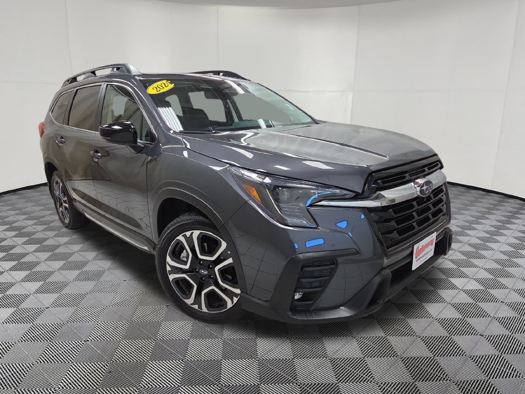 Used 2024 Subaru Ascent Limited w/ Technology Package AWD/4WD image 3