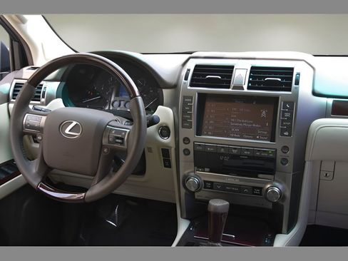 Used 2015 Lexus GX 460 w/ Premium Package AWD/4WD image 19