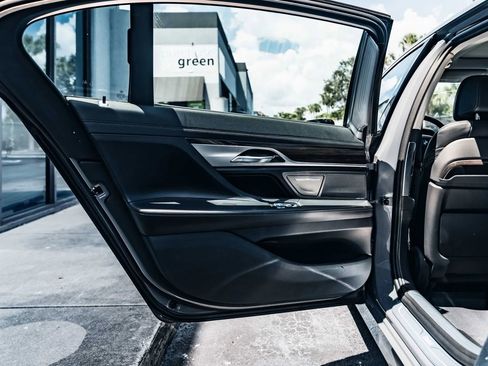 Used 2022 BMW 740i xDrive w/ Premium Package image 14