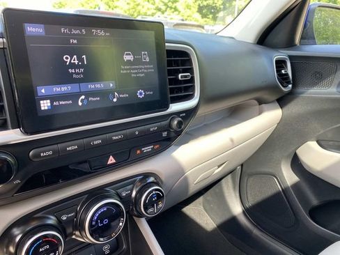 Used 2023 Hyundai Venue SEL w/ Cargo Package FWD image 32