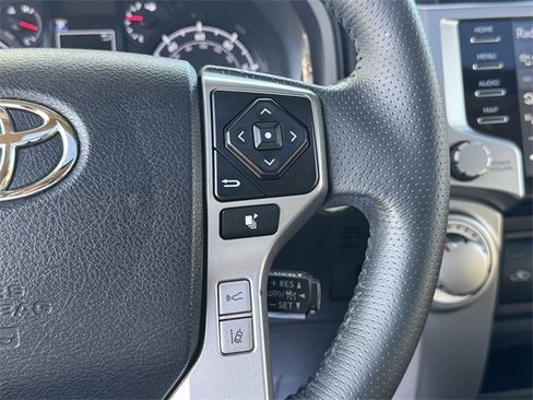 Used 2020 Toyota 4Runner SR5 Premium image 13