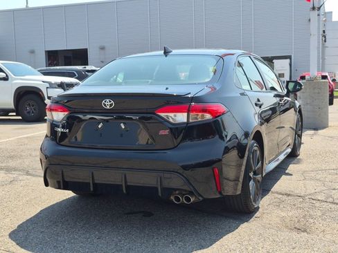 Used 2024 Toyota Corolla SE FWD image 3