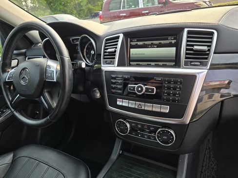 Used 2016 Mercedes-Benz GL 450 4MATIC w/ Premium I Package image 37