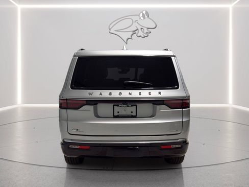 Used 2023 Jeep Wagoneer Series II w/ Premium Group I AWD/4WD image 4