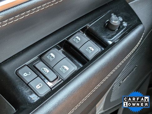 Used 2024 Jeep Wagoneer Series II AWD/4WD image 27