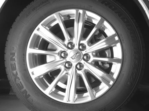 Used 2019 Cadillac XT5 FWD image 9