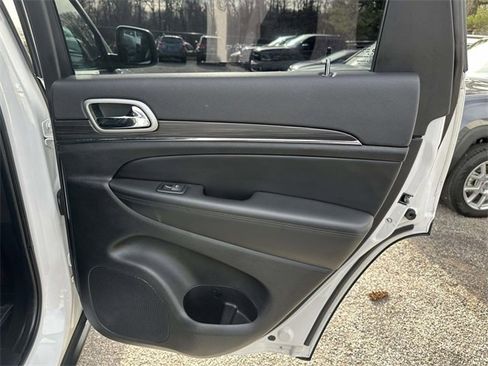 Certified 2022 Jeep Grand Cherokee Limited image 23