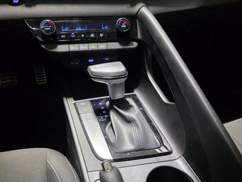 Certified 2025 Hyundai Elantra Sport FWD image 18