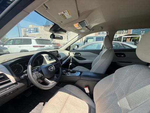 Used 2025 Nissan Rogue SV FWD image 5