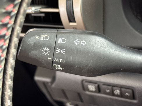 Used 2016 Lexus IS 200t image 23