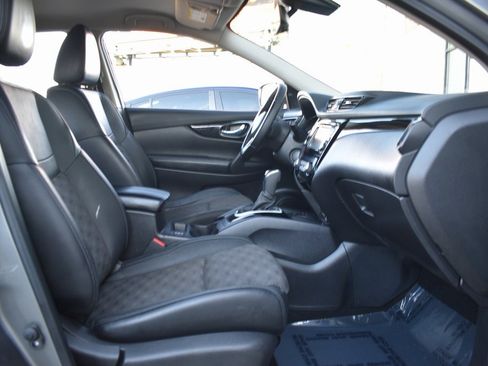 Used 2021 Nissan Rogue Sport SV w/ Technology Package image 37