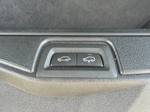Used 2021 BMW X7 M50i w/ Cold Weather Package AWD/4WD image 38