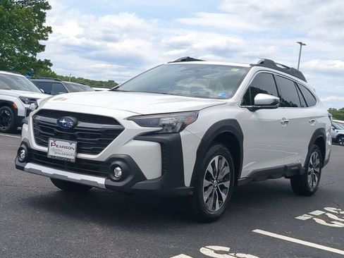 Used 2025 Subaru Outback Touring AWD/4WD image 7