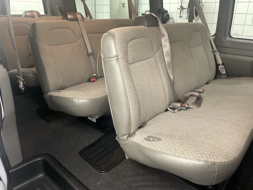 Used 2025 Chevrolet Express 3500 LT w/ LT Preferred Equipment Group RWD image 17