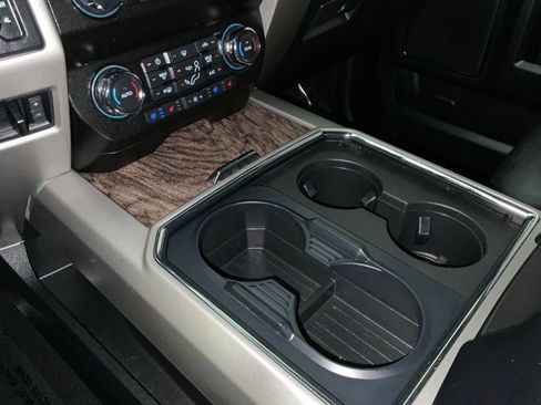 Used 2019 Ford F250 Lariat w/ Lariat Ultimate Package AWD/4WD image 19