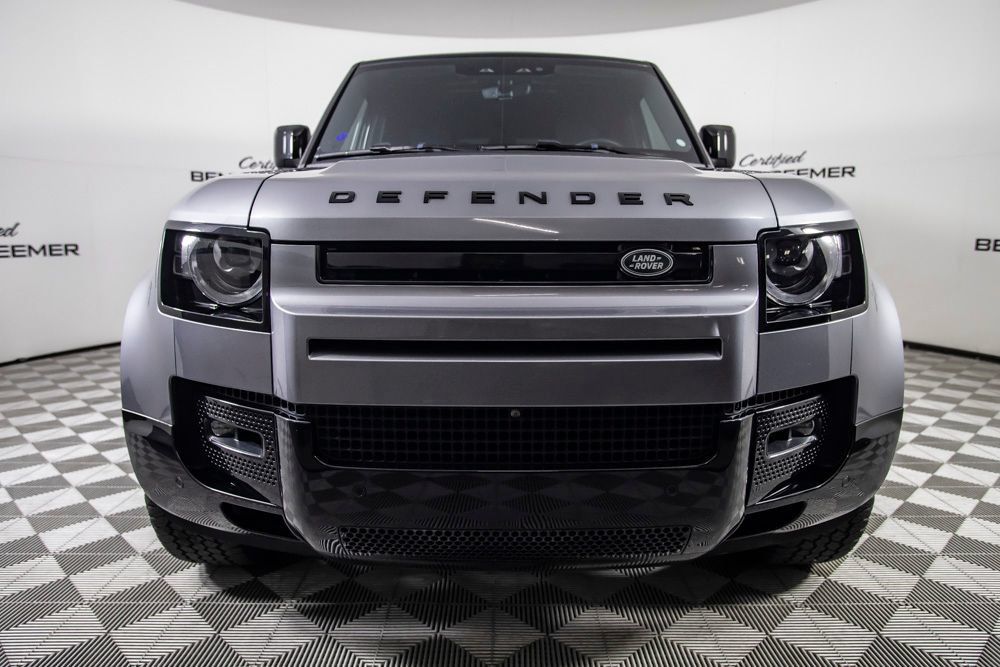 Used 2024 Land Rover Defender 130 X-Dynamic SE AWD/4WD image 3