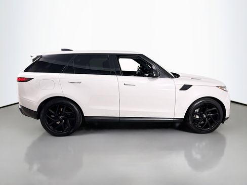 Used 2024 Land Rover Range Rover Sport SE image 8