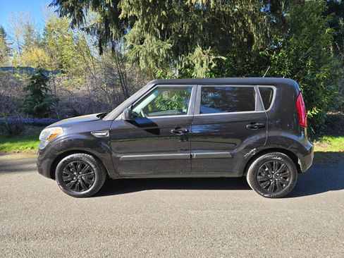 Used 2012 Kia Soul FWD image 2