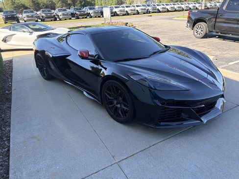 Used 2025 Chevrolet Corvette Z06 w/ Stealth Interior Trim Package RWD image 2