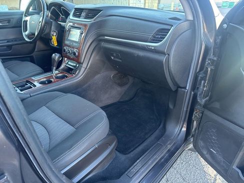 Used 2014 Chevrolet Traverse LT image 45